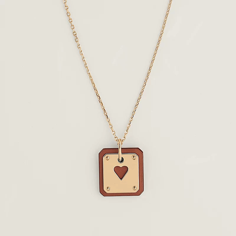 as-de-coeur-pendant-small-model--081865CC37-worn-1-0-0-800-800_b_f32557e7-e62c-43e1-8143-110b2be0fe8d.jpg
