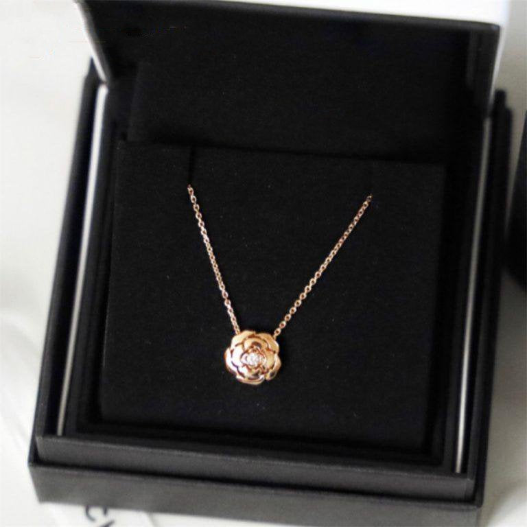 chanel-extrait-de-camelia-necklace-18k-pink-gold-diamonds-j11660-coral-11-768x768_681cdfd1-92e9-4520-8c59-2bddc1541a60.jpg