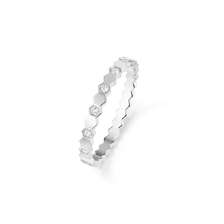 chaumet-bee-my-love-ring-white-gold-diamonds-2-5-mm-081890_53835783-a7ab-4d60-89bd-9a3378ff618e.jpg