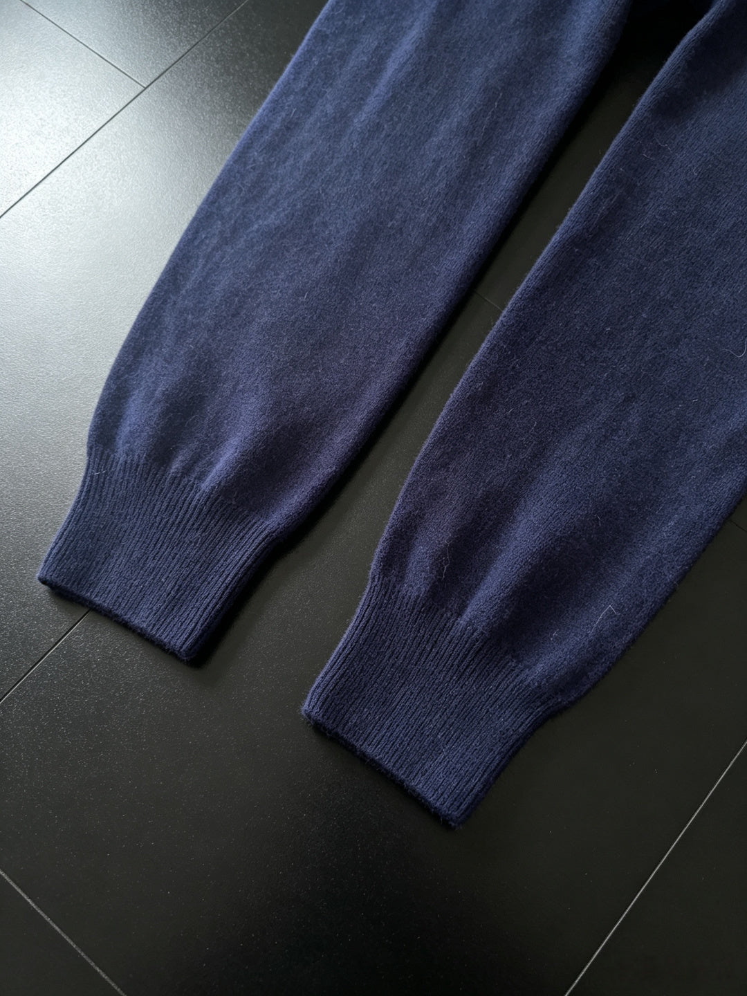 PRADA 26S V-NECK CARDIGAN 1207
