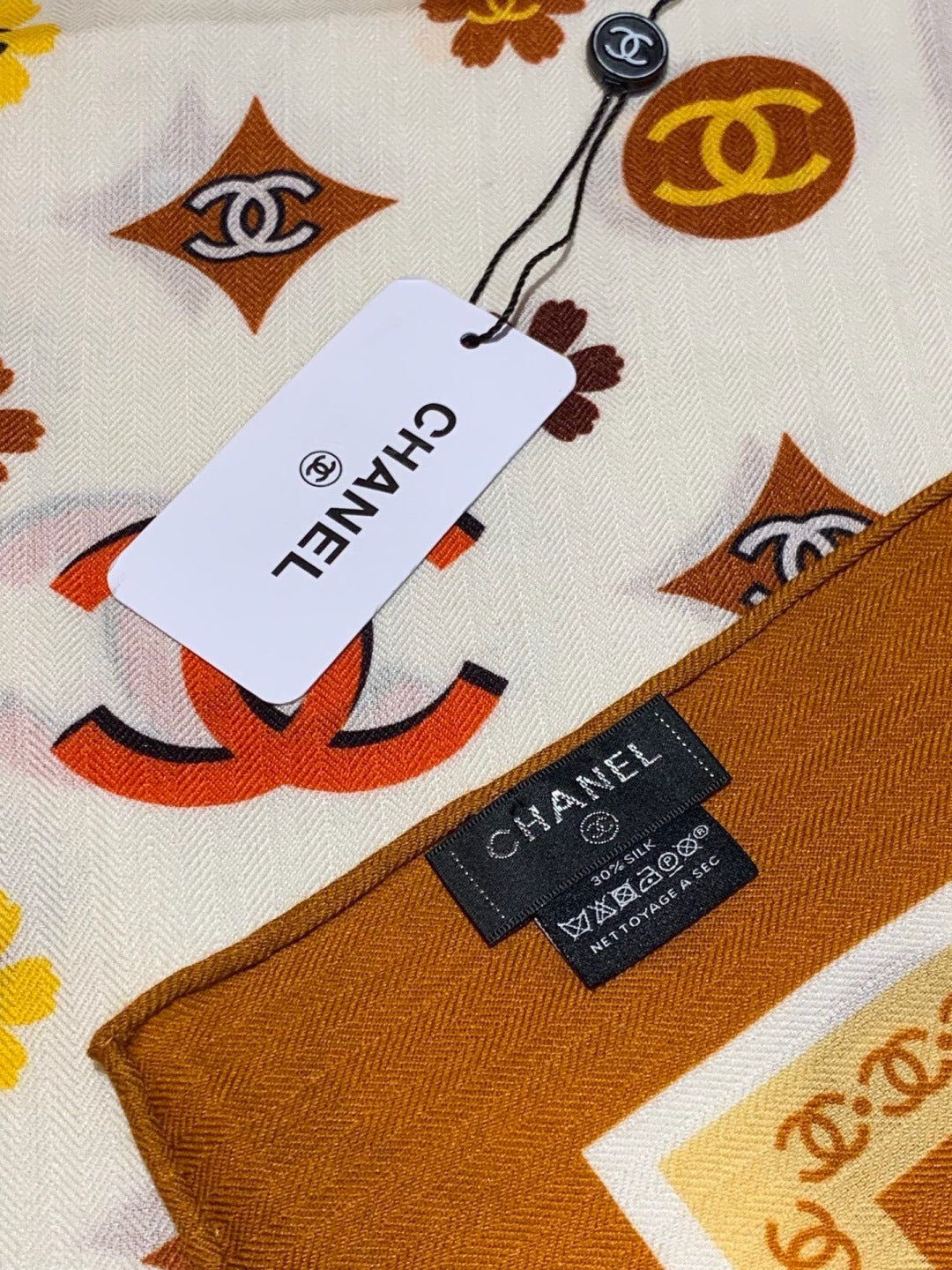 CHANEL 26S SCARF 140 IN CASHMERE AND SILK 306121