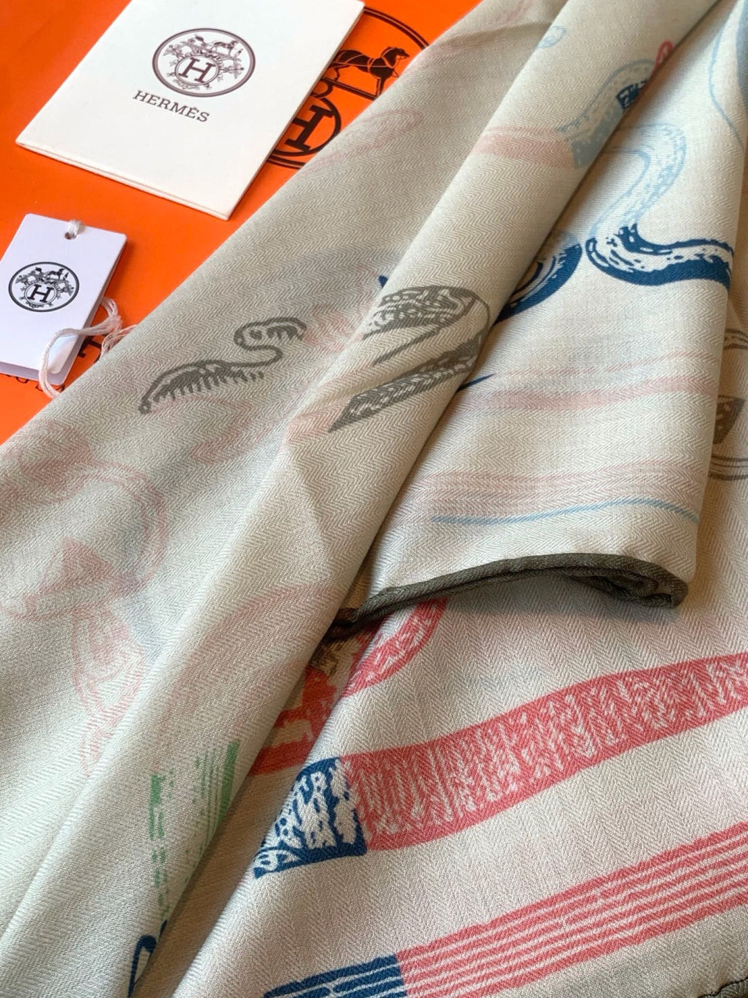 HERMES 26S PRINTED SQUARE SCARF 135 IN CASHMERE AND SILK 307240