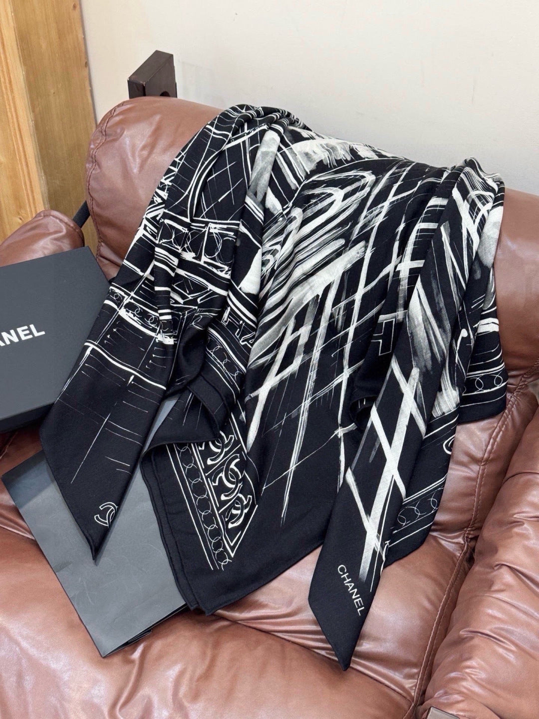 CHANEL 26S SCARF 135 IN CASHMERE AND SILK 309306