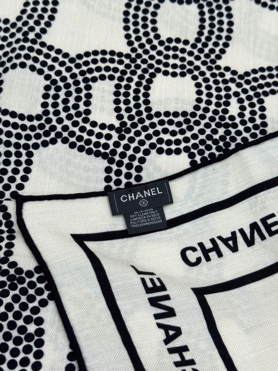 CHANEL 26S SCARF 135 IN CASHMERE AND SILK 309307