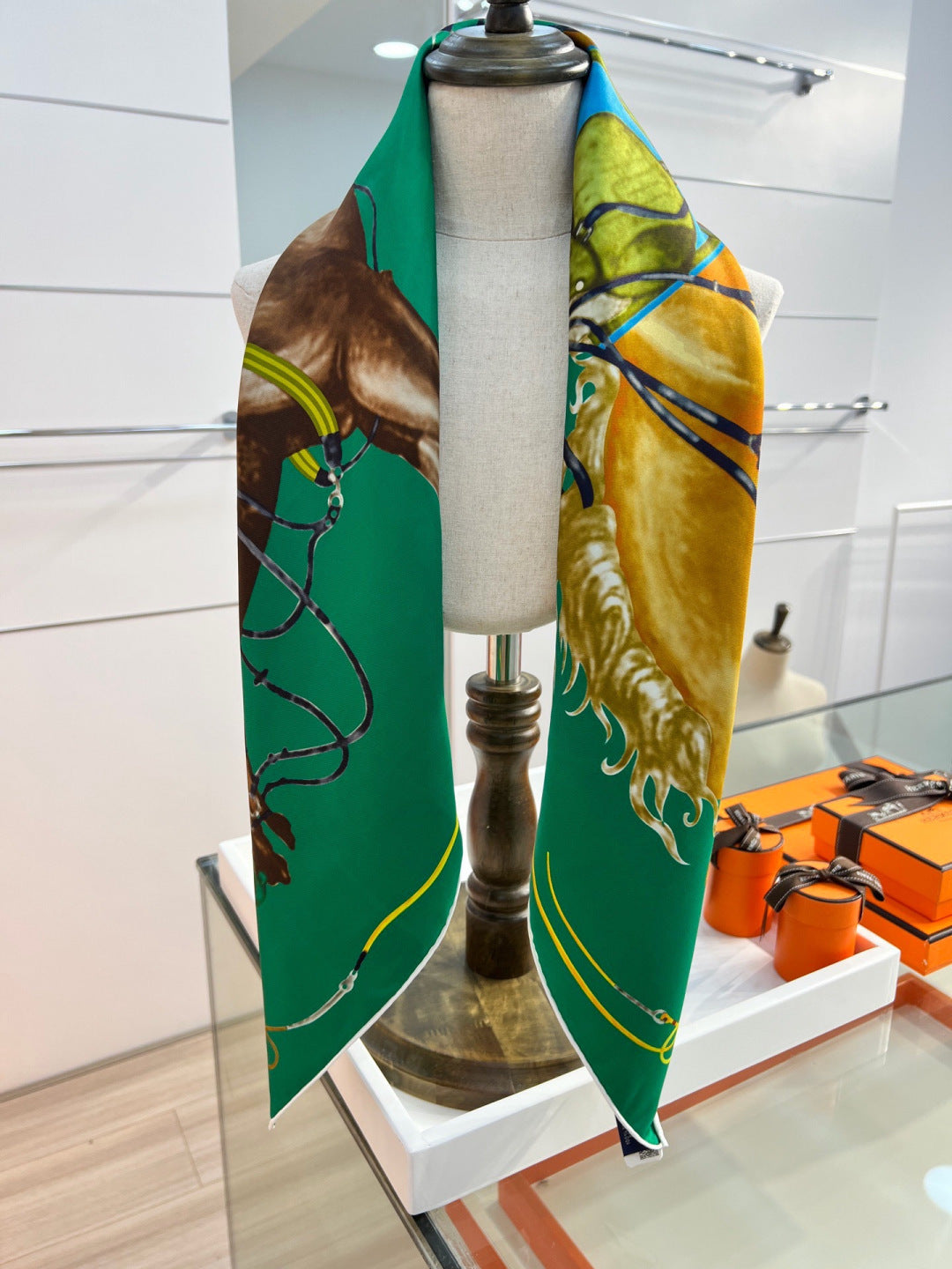 HERMES 26S PRINTED SQUARE SCARF 88 IN SILK 309924