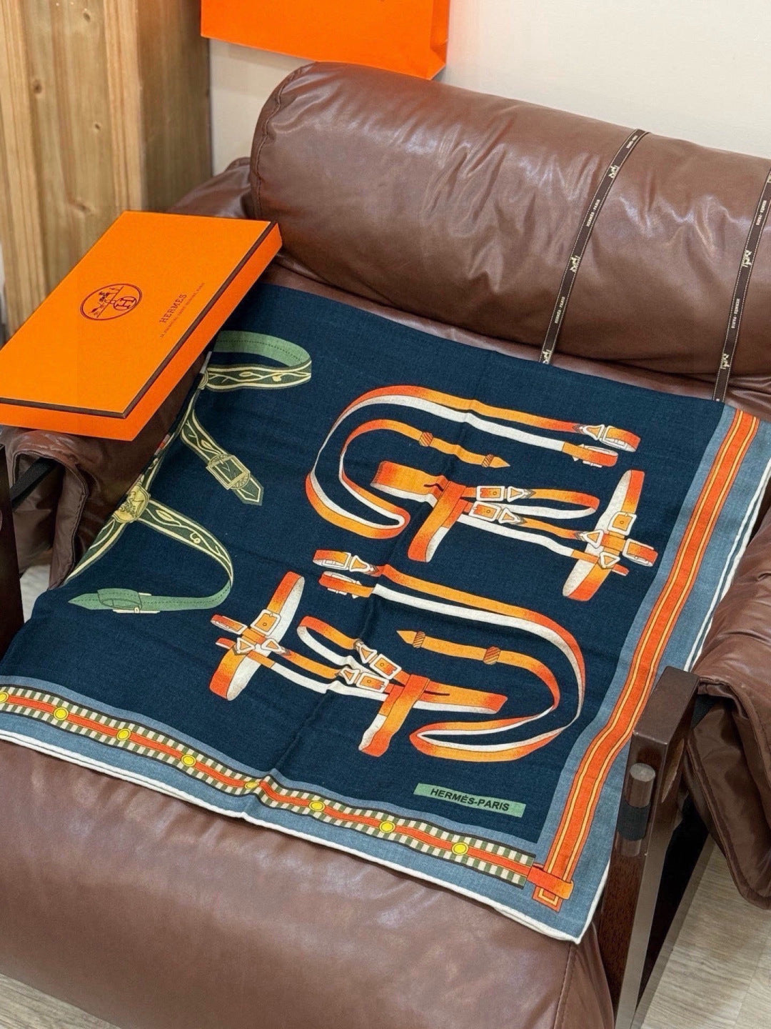 HERMES 26S PRINTED SQUARE SCARF 140 IN SILK 311926