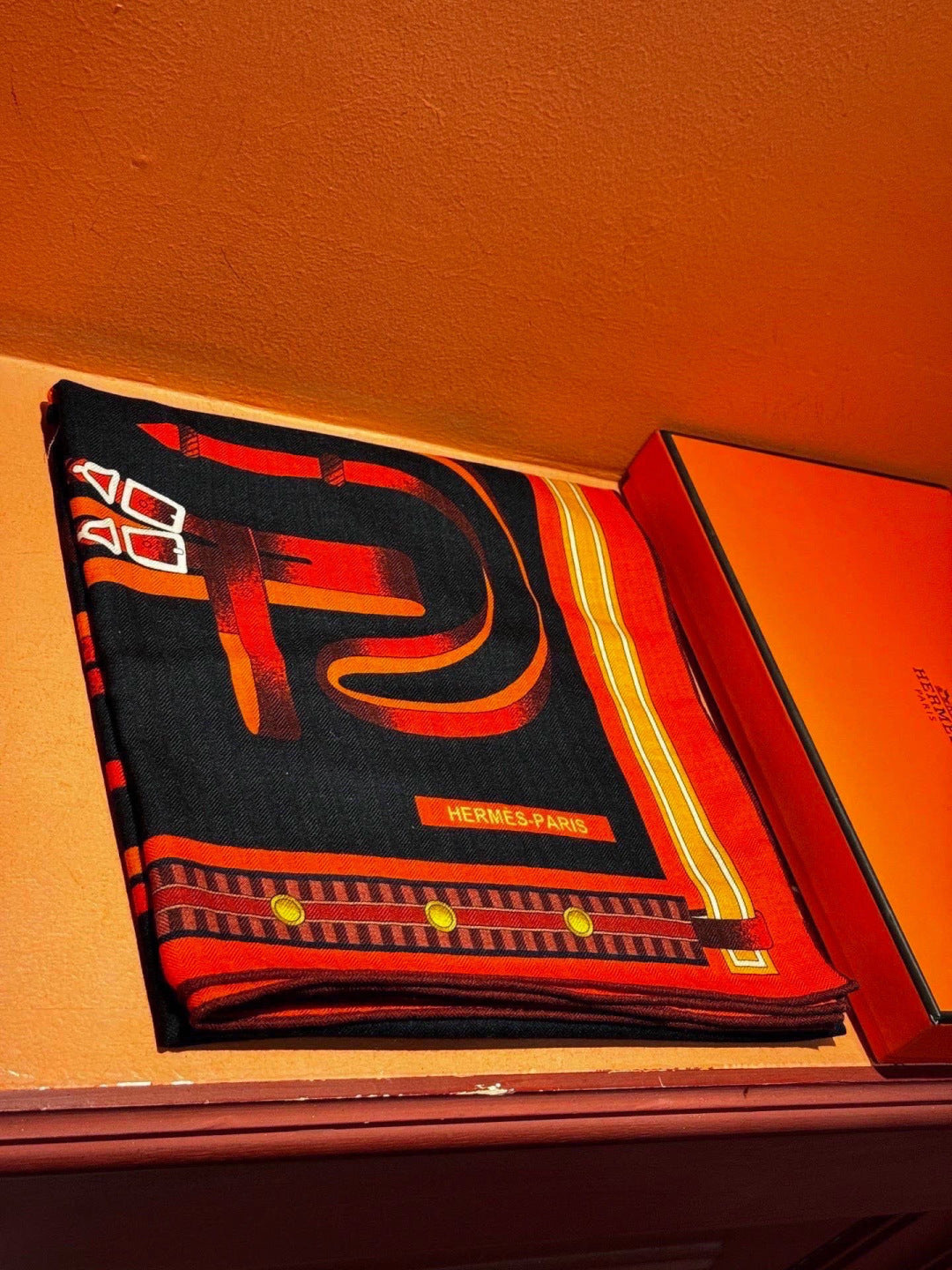 HERMES 26S PRINTED SQUARE SCARF 140 IN SILK 311956