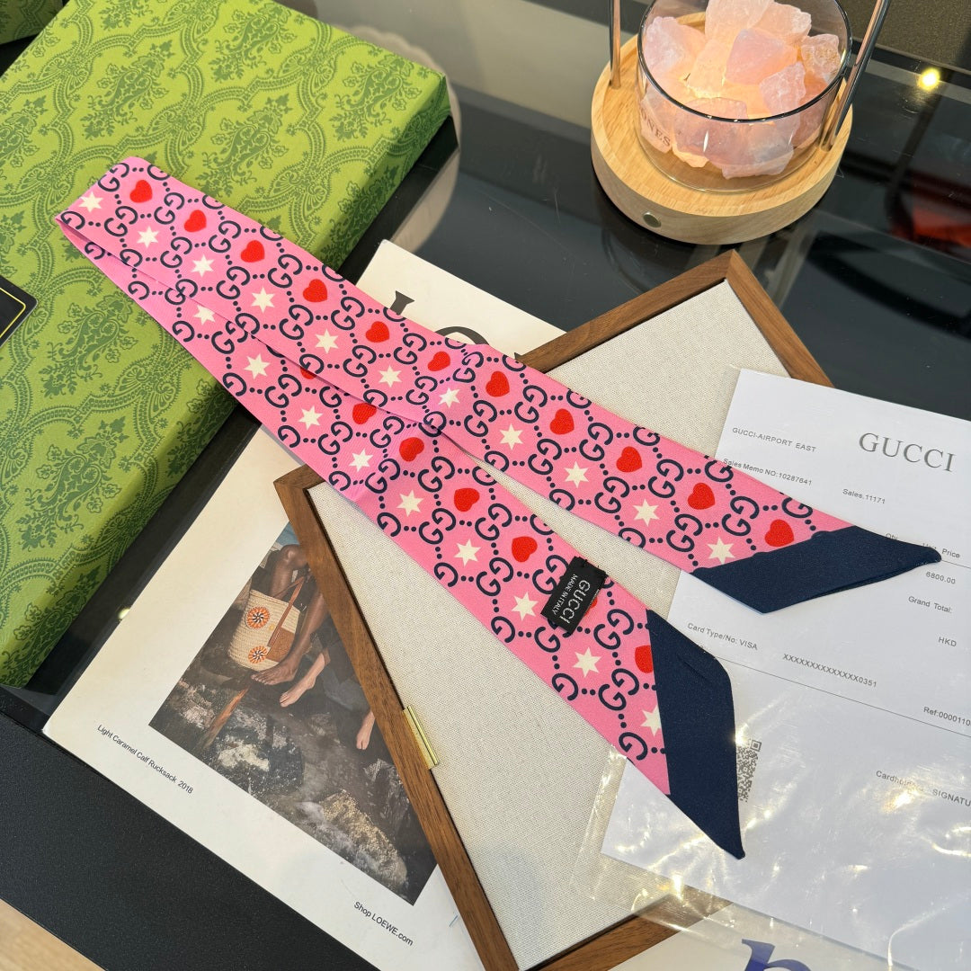 GUCCI 26S SCARF 120 IN SILK 290493