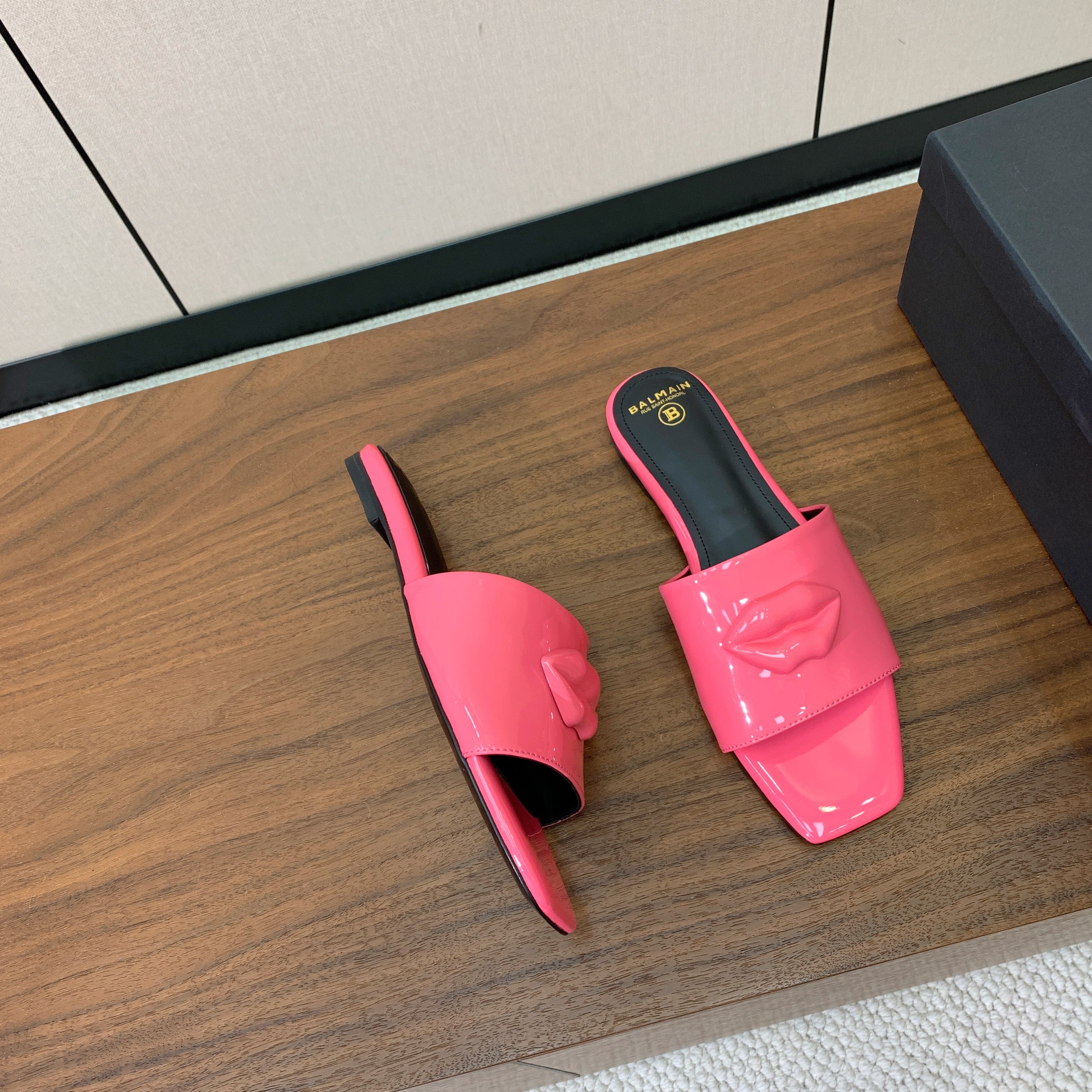 BALMAIN 26S LIP-EMBELLISHED SLIDES IN PINK PATENT CALFSKIN