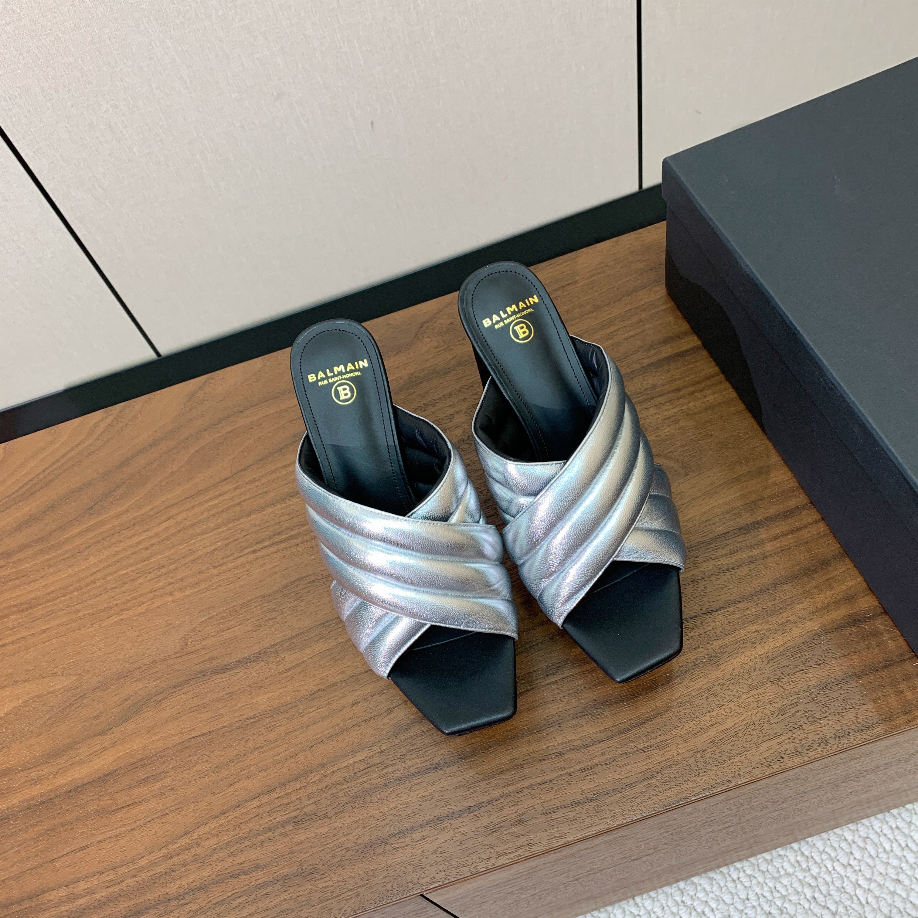 BALMAIN 26S QUILTED PLATFORM MULES 105 MM IN SILVER CALFSKIN