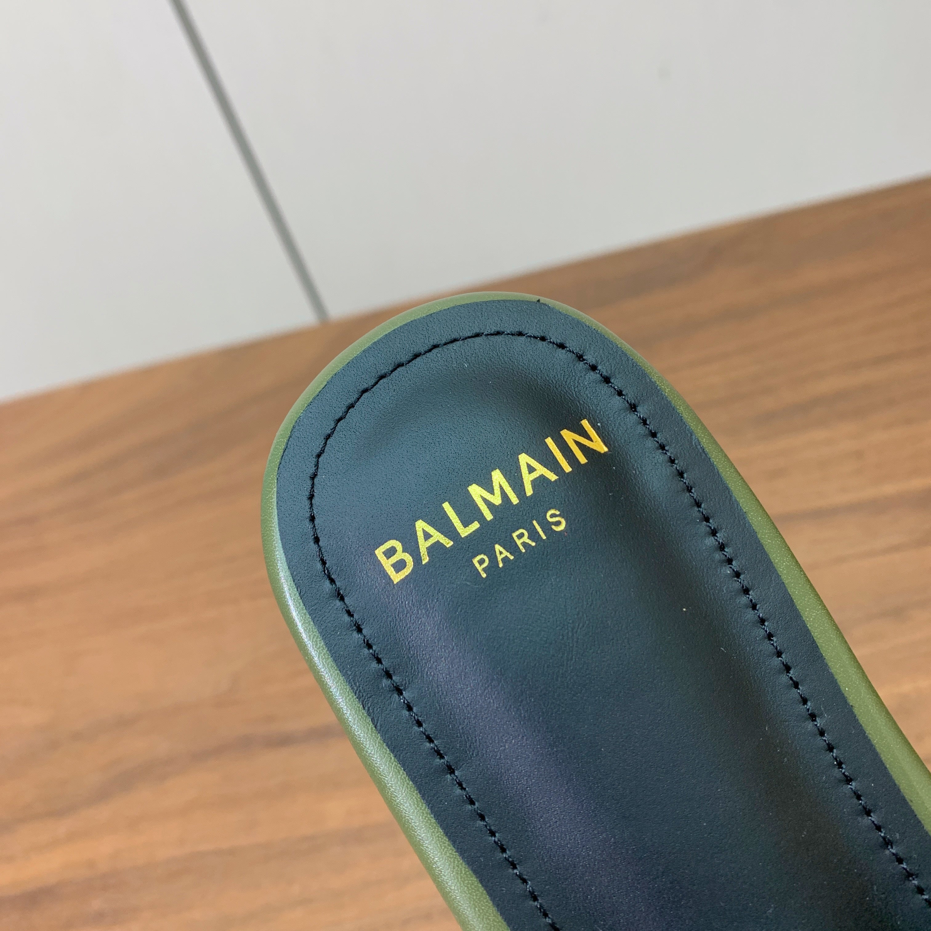 BALMAIN 26S B-BELT FLAT SANDALS IN OLIVE GREEN CALFSKIN AND PONY HAIR
