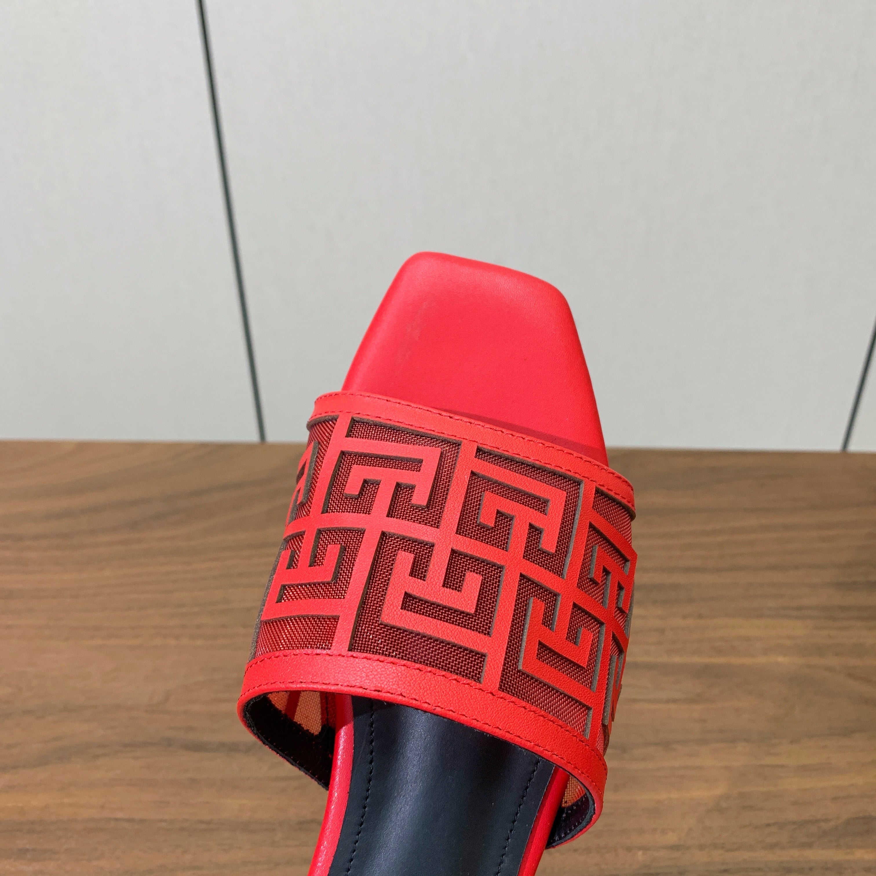 BALMAIN 26S FLAT SANDALS IN RED CALFSKIN AND MESH