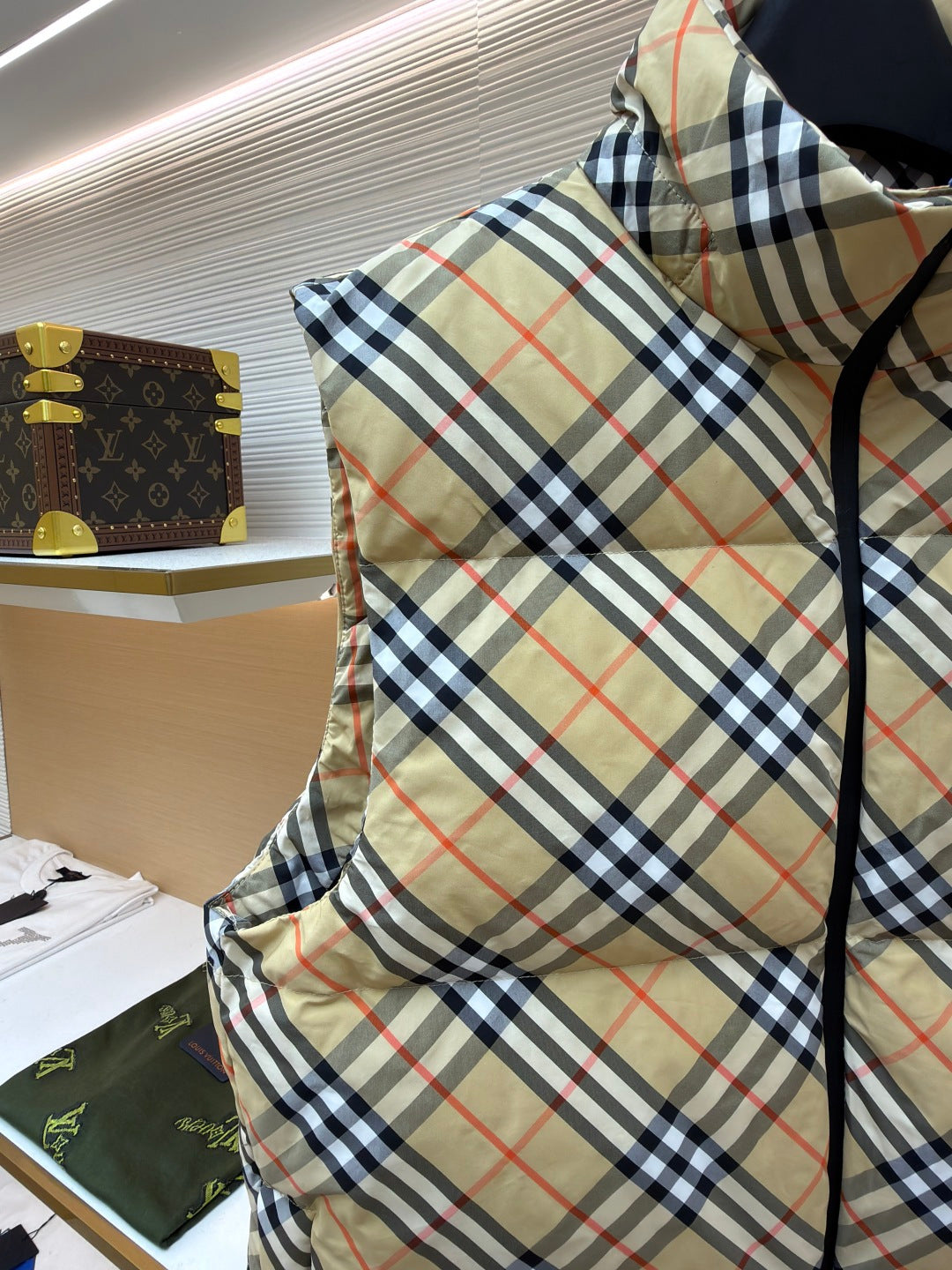 BURBERRY 26S PUFFER VEST 429