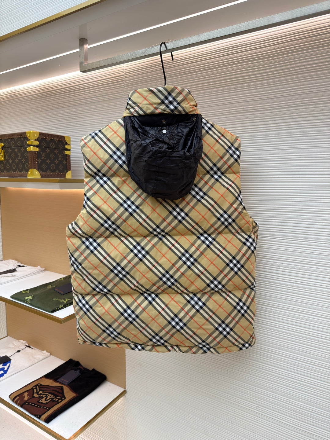 BURBERRY 26S PUFFER VEST 429