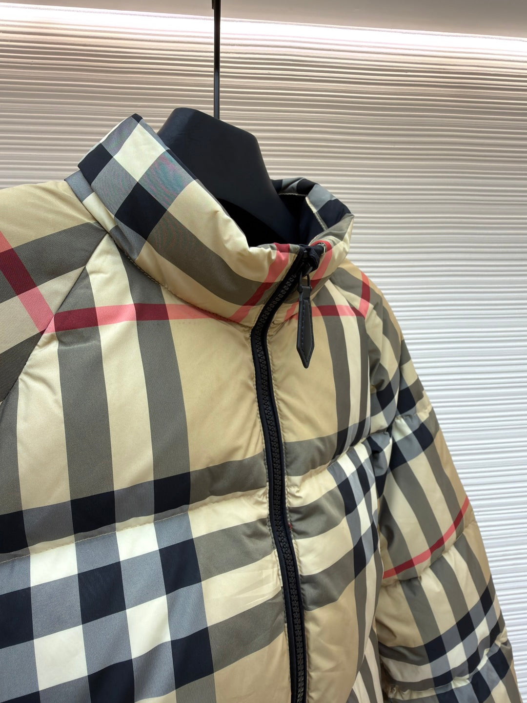 BURBERRY 25S DOWN JACKET 568517