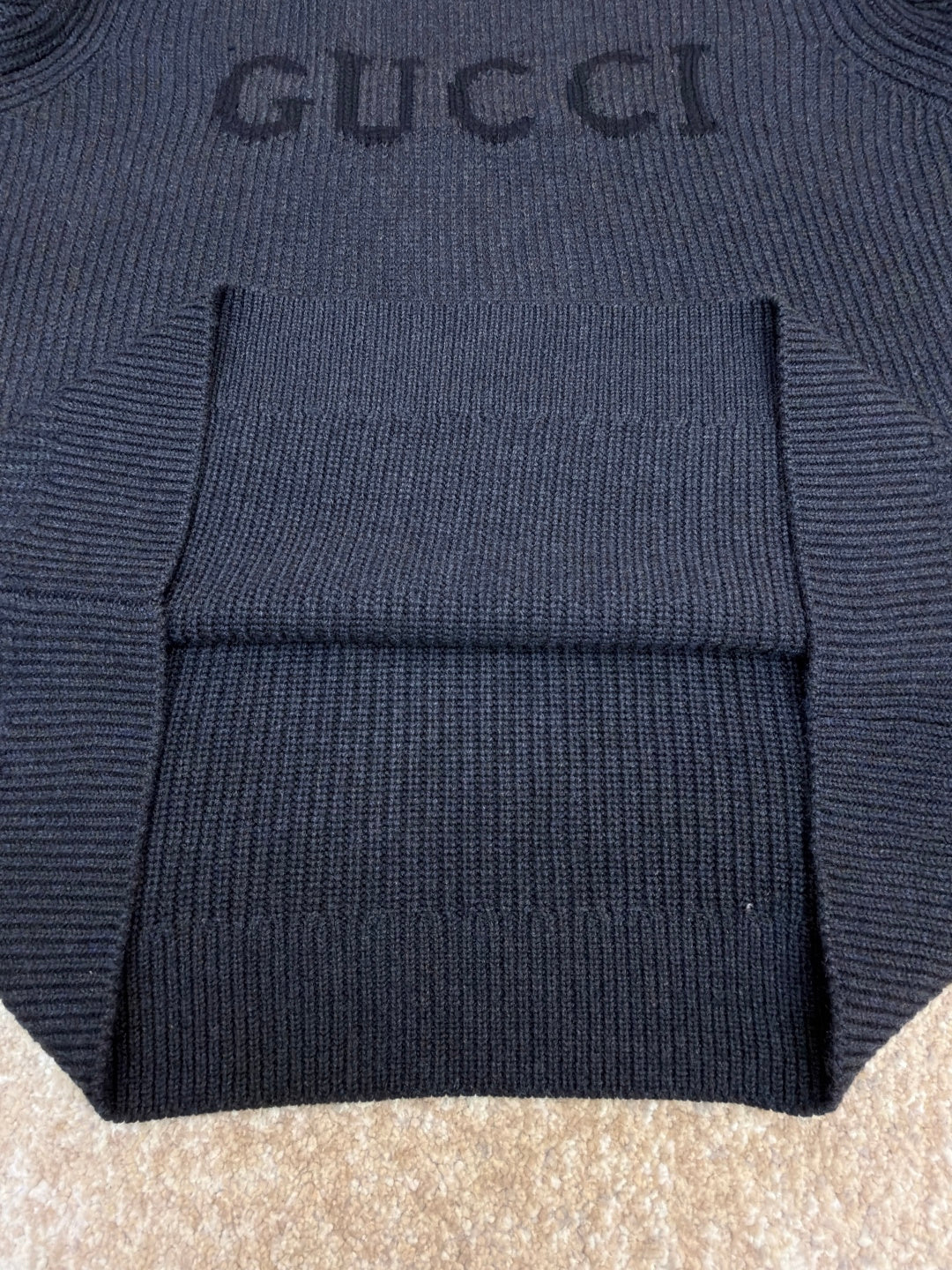 GUCCI 26S SWEATER 218