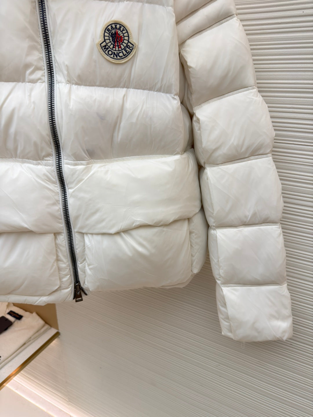 MONCLER 25S DOWN JACKET 298