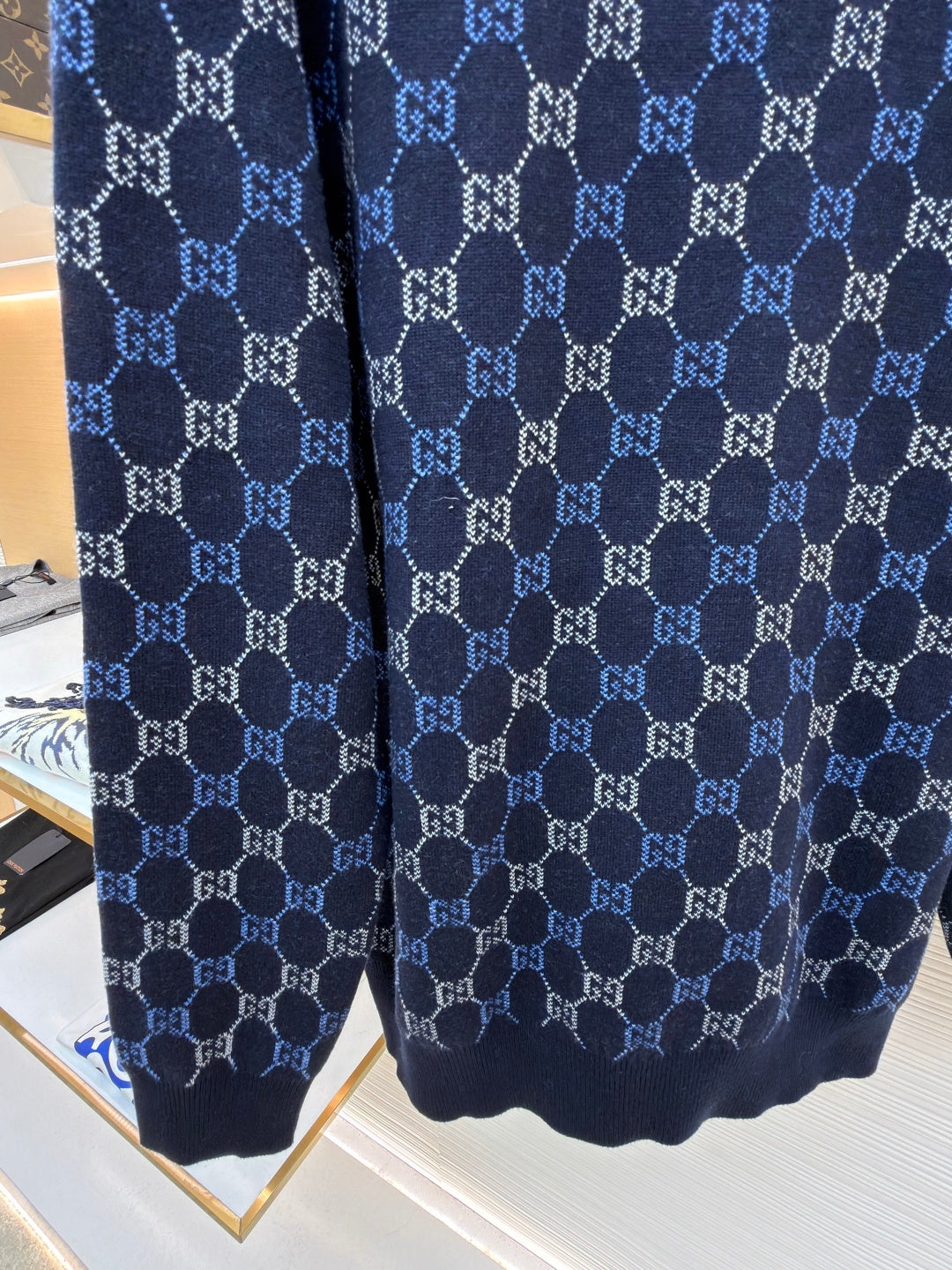 GUCCI 26S SWEATER 228