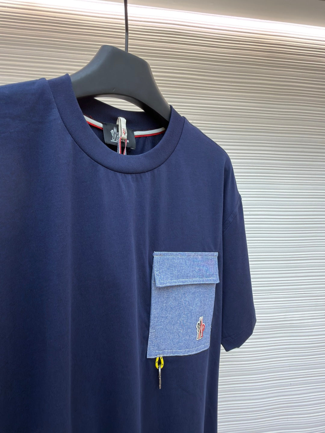MONCLER 26S SHORT-SLEEVE T-SHIRT 698