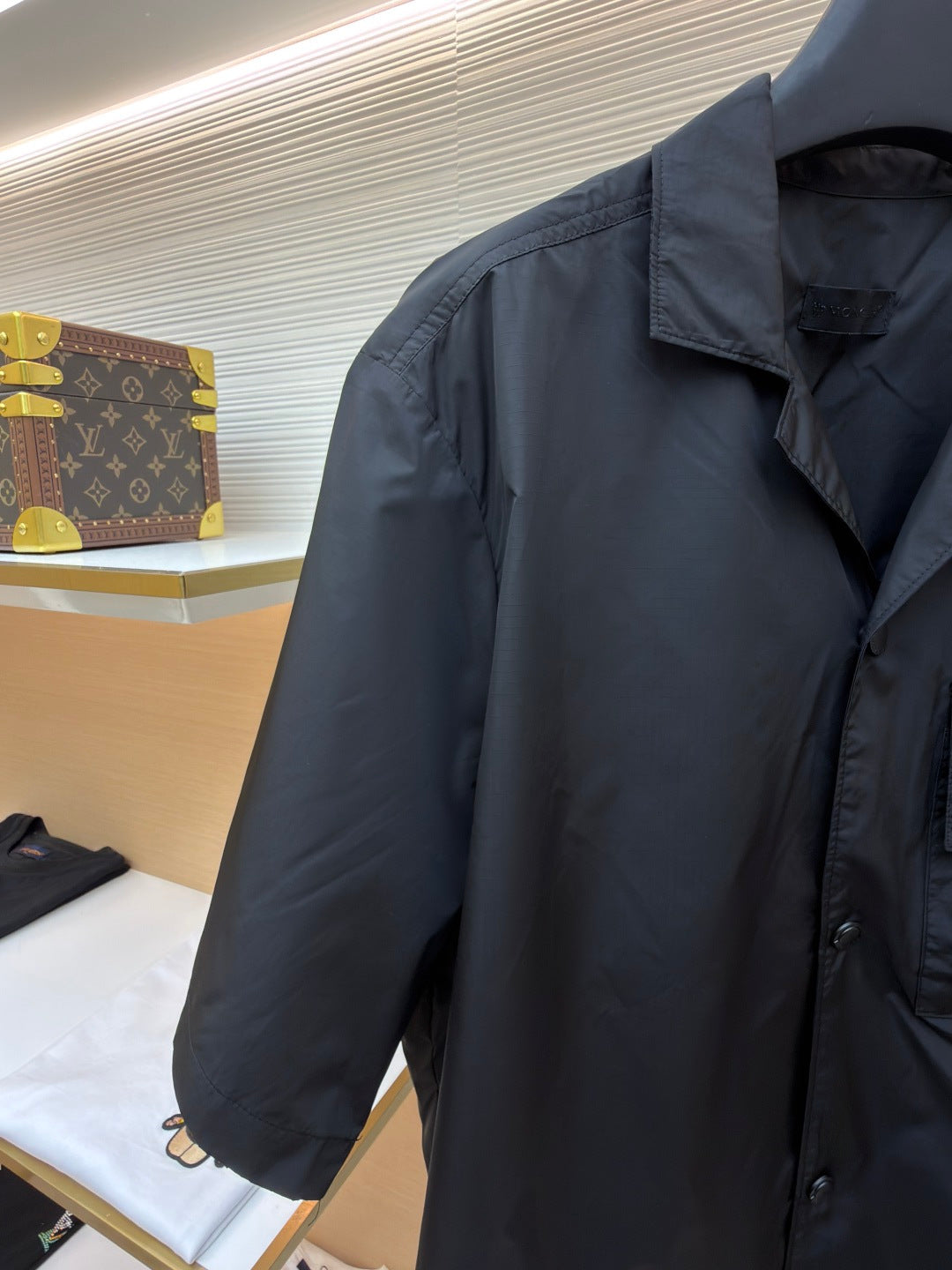 MONCLER 26S SHORT SLEEVE SHIRT 555