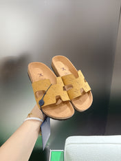 LV 26S SLIDES IN LIGHT CAMEL YELLOW SUEDE