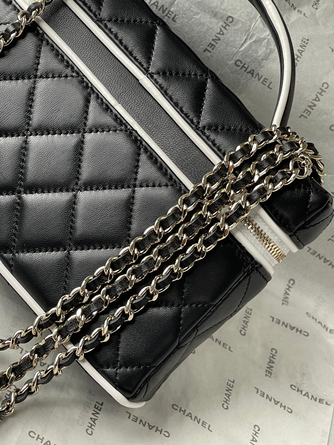 CHANEL 26S VANITY BAG 19 IN BLACK QUILTED LAMBSKIN SILVER HARDWARE