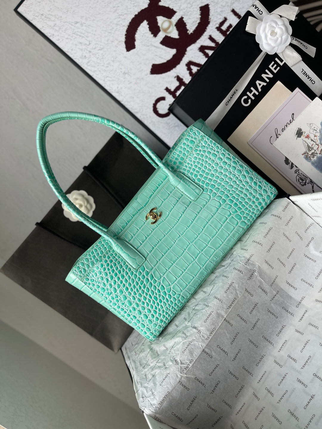 CHANEL 26S CERF TOTE BAG 39 IN MINT GREEN CALFSKIN CROCODILE EMBOSSED GOLD HARDWARE