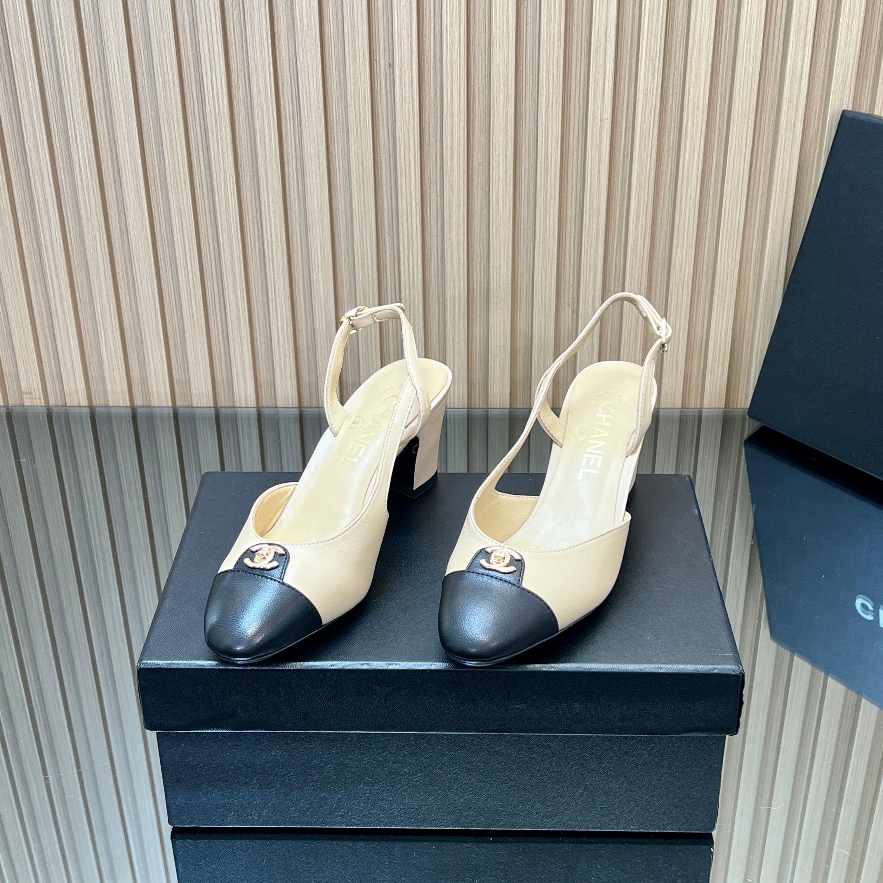 CHANEL 25S SLINGBACK SHOE LOGO 65MM IN BEIGE CALFSKIN GOLD HARDWARE