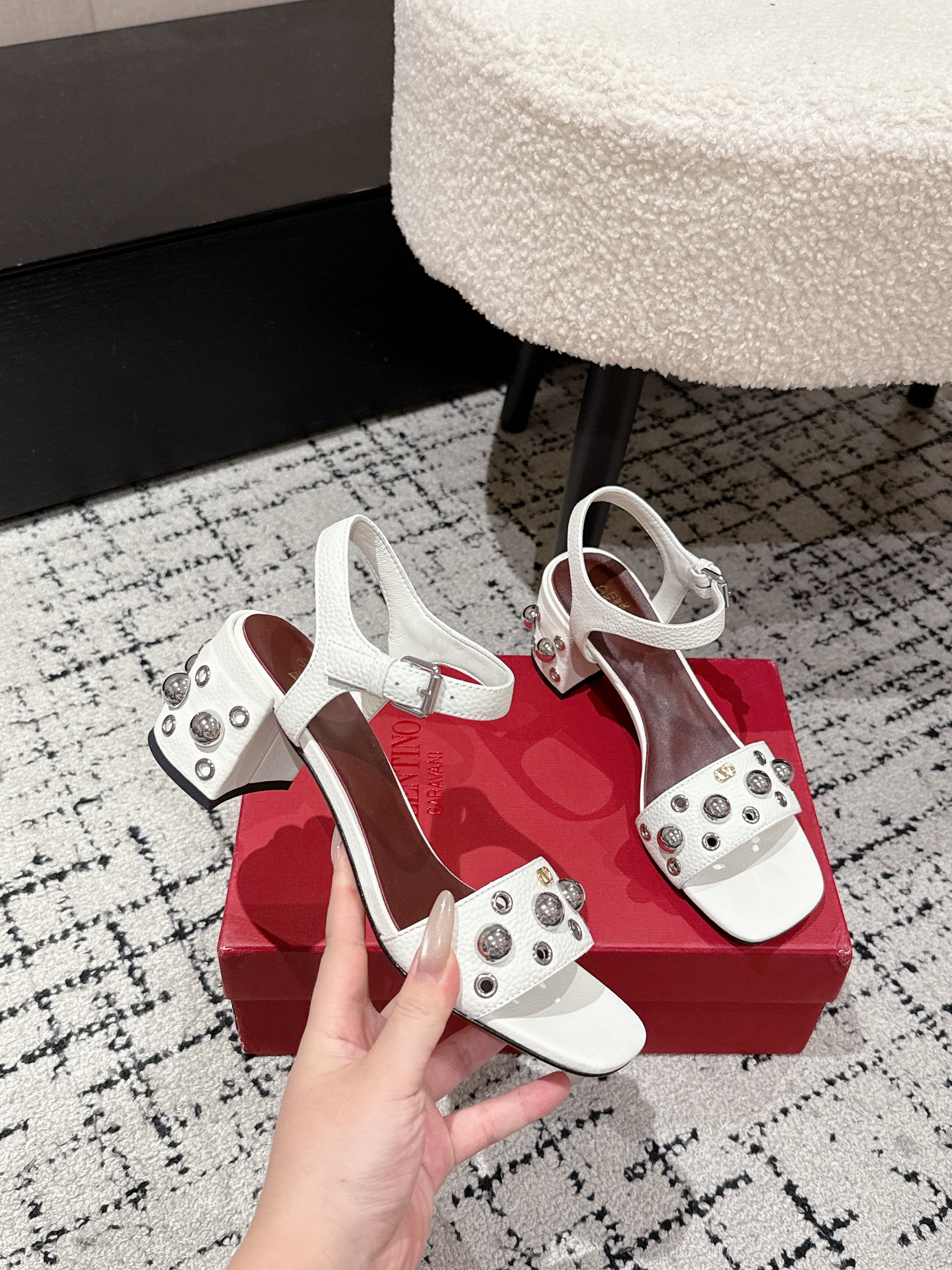 VLTN STUDDED BLOCK HEEL SANDALS 25S 60 MM IN WHITE LAMBSKIN