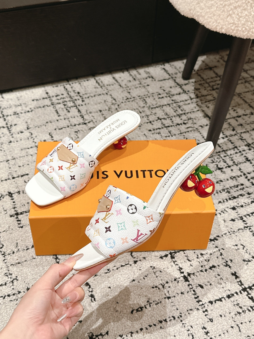 LV CHERRY HIGH HEELS 25S 55 MM IN WHITE CALFSKIN STYLE 13