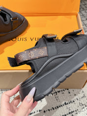 LV WEDGE SANDALS 25S 55 MM IN BLACK CALFSKIN