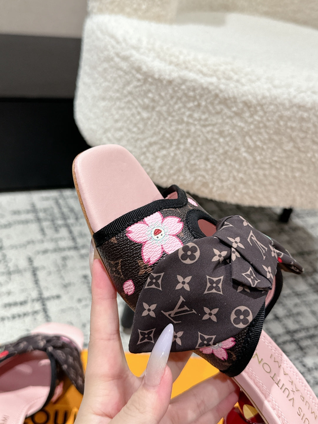 LV CHERRY HIGH HEELS 25S IN DARK BROWN AND PINK CALFSKIN WITH BOW STYLE 16