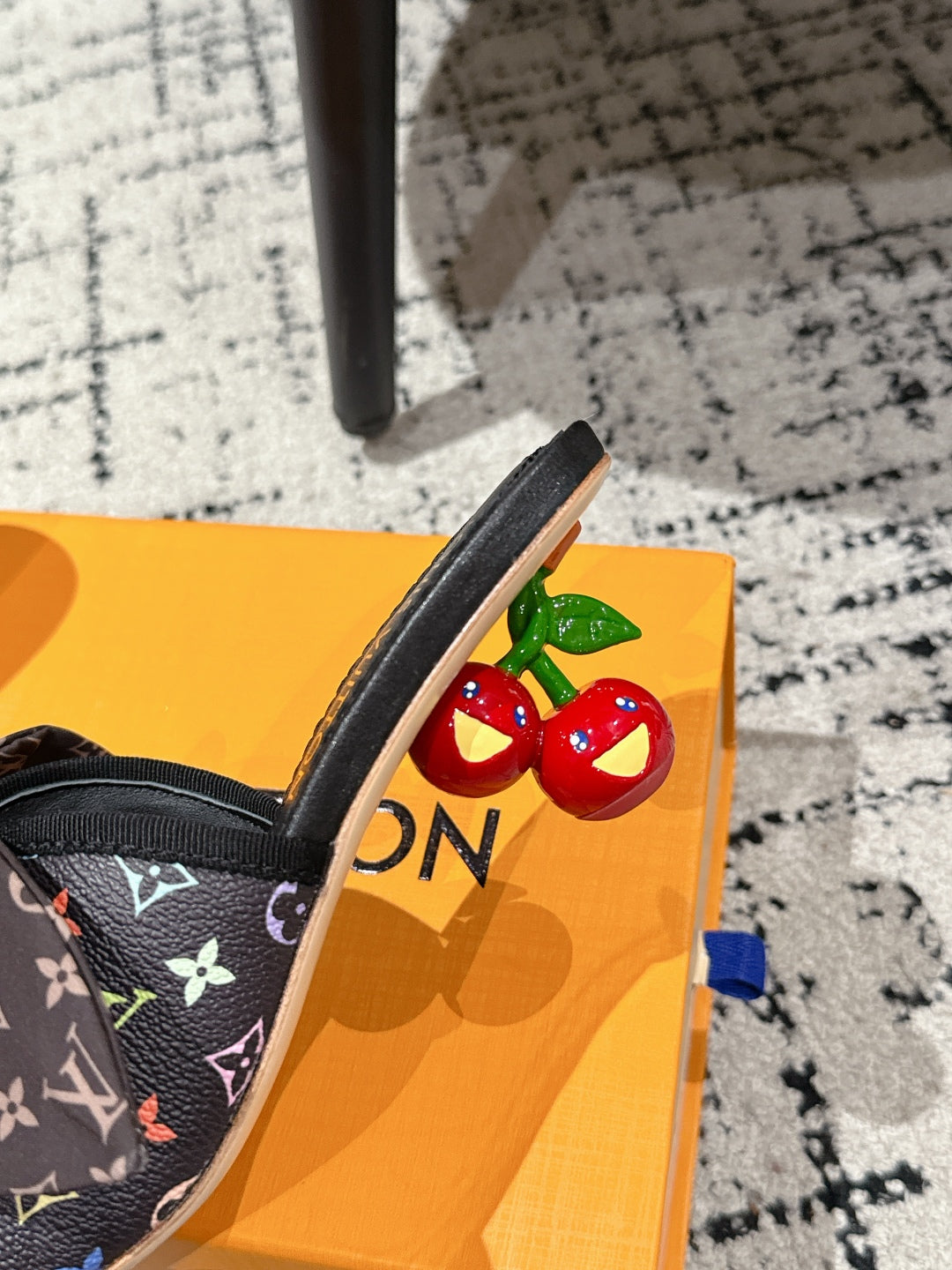 LV CHERRY HIGH HEELS 25S IN BLACK CALFSKIN WITH BOW STYLE 12