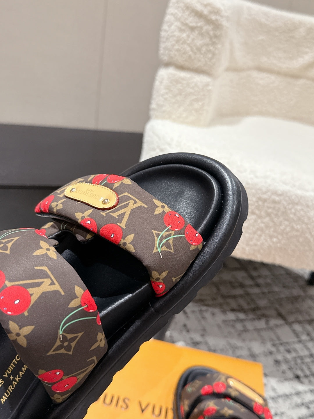 LV TWO-STRAP SLIDES 25S IN BROWN FABRIC AND BLACK CALFSKIN