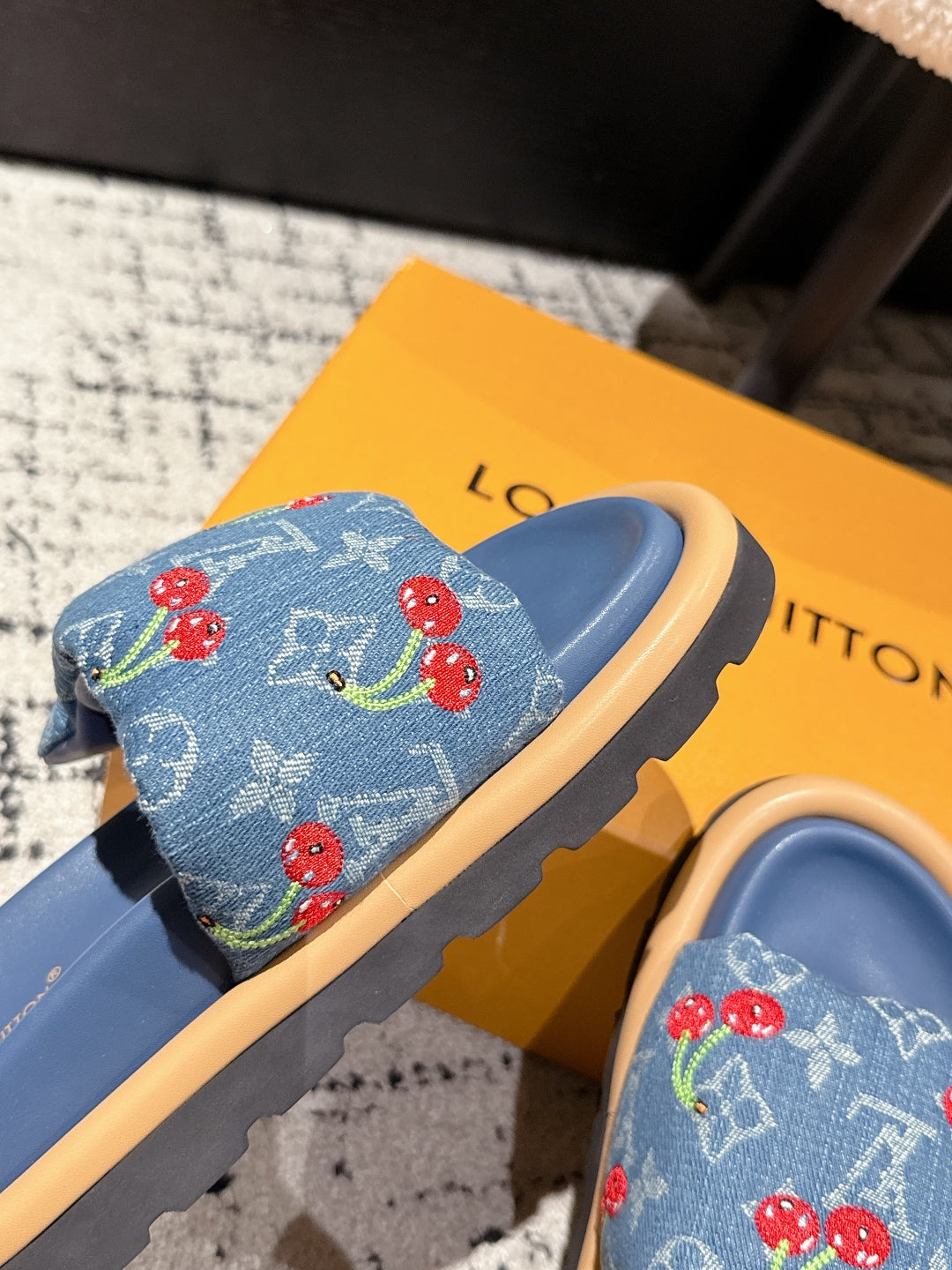 LV MIAMI-STYLE SANDALS 25S IN BLUE DENIM AND CALFSKIN