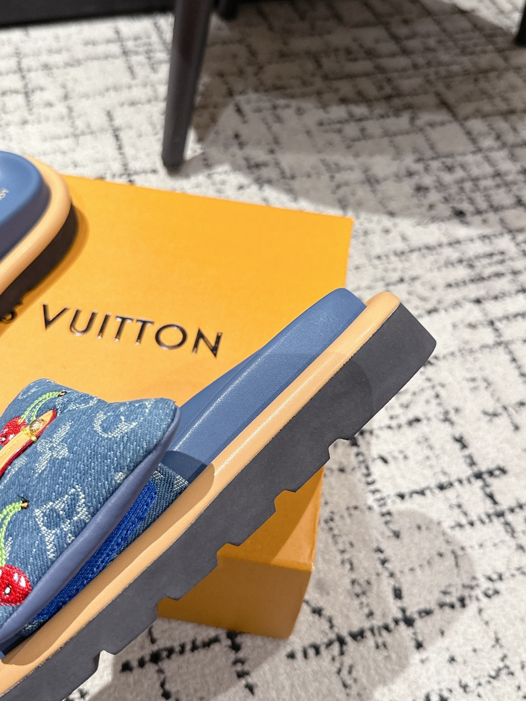 LV MIAMI-STYLE SANDALS 25S IN BLUE DENIM AND CALFSKIN