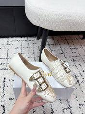 CHLOÉ 26S FLAT SHOES IN WHITE CALFSKIN WITH METAL STUDS
