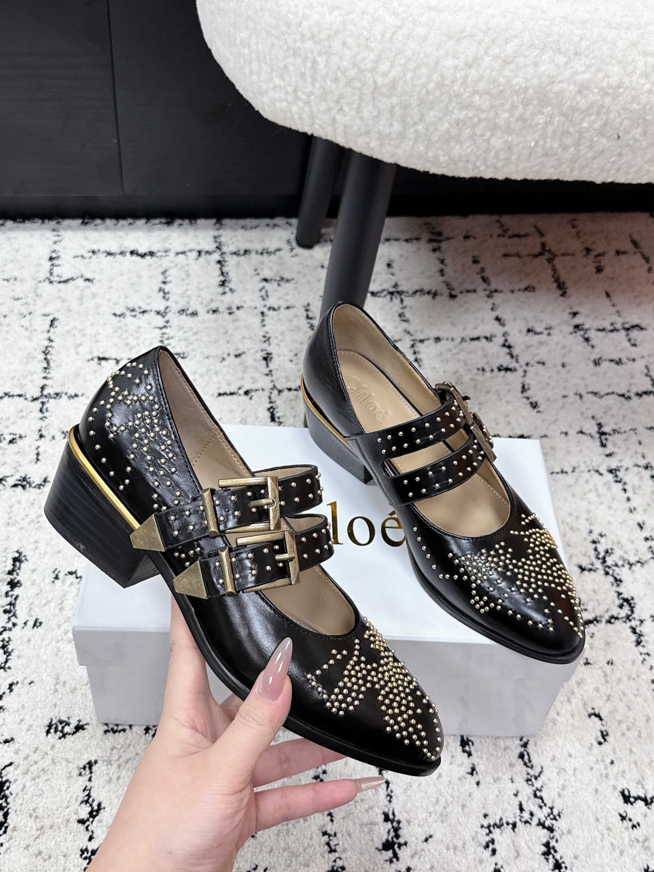 CHLOÉ 26S METAL STUD SHOES IN BLACK CALFSKIN