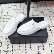 CHANEL 26S MULE LOAFERS IN WHITE SMOOTH CALFSKIN WITH CC LOGO