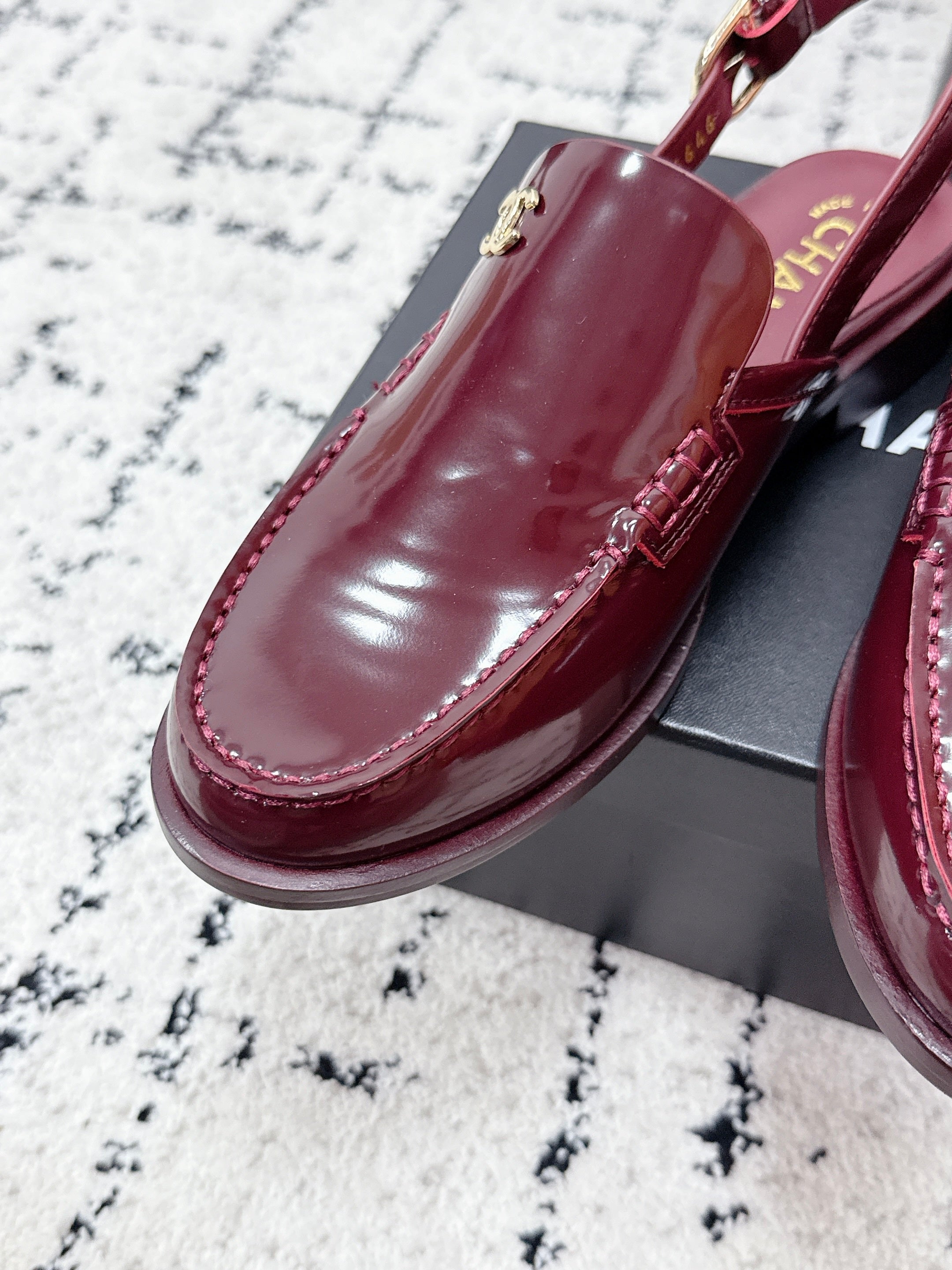 CHANEL 26S SLINGBACK LOAFERS IN BURGUNDY RED PATENT CALFSKIN WITH CC LOGO