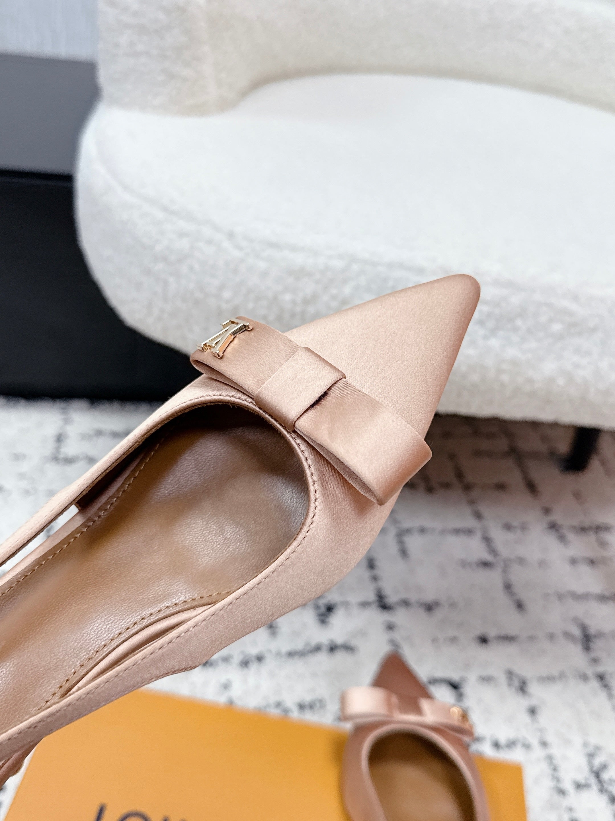LV 26S SLINGBACK PUMPS 50MM IN DARK BEIGE SATIN WITH BOW