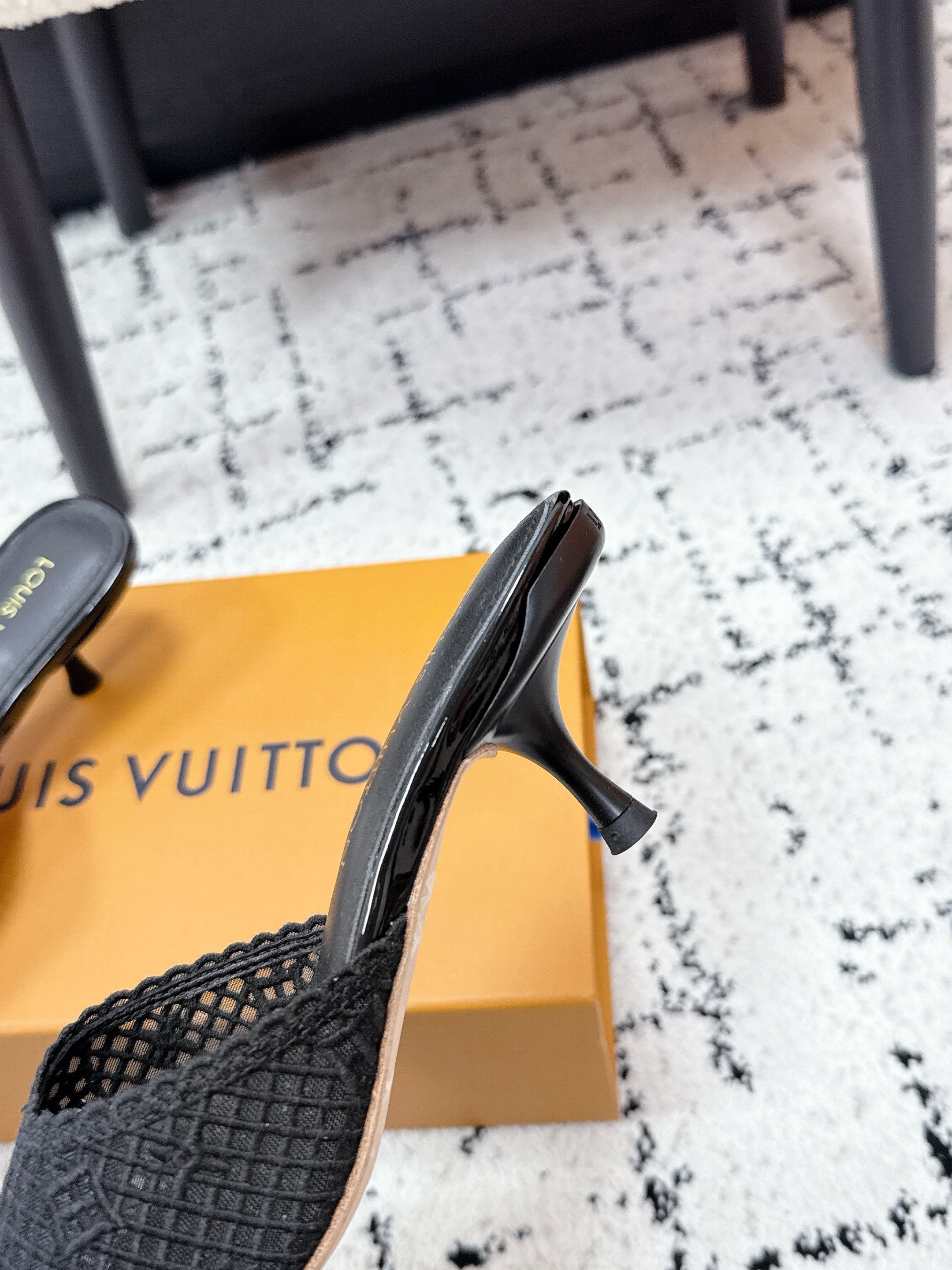 LV 26S 6 AM MULE 55MM IN BLACK EMBROIDERED FABRIC
