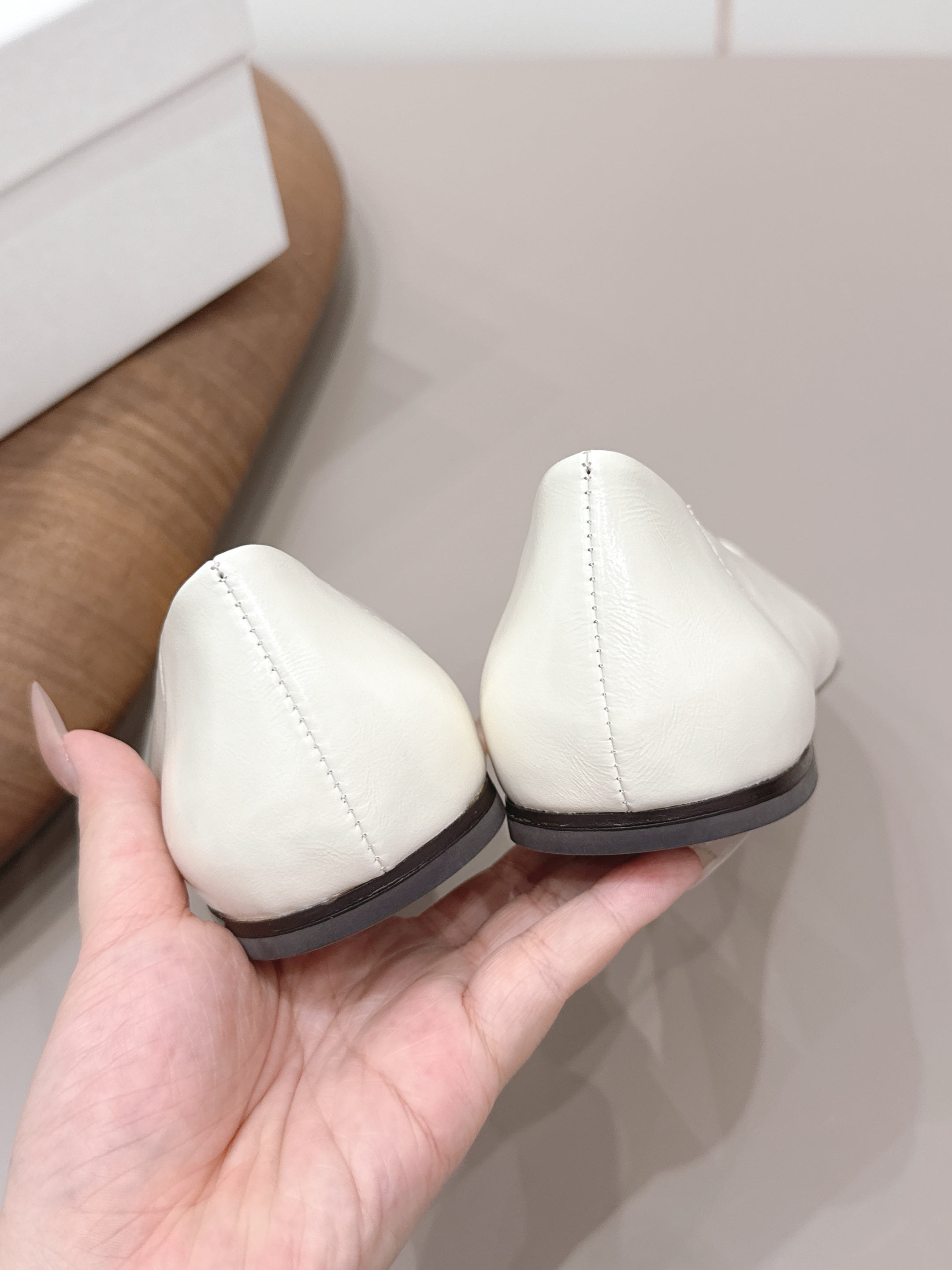 THE ROW 26S BALLET FLATS IN WHITE CALFSKIN