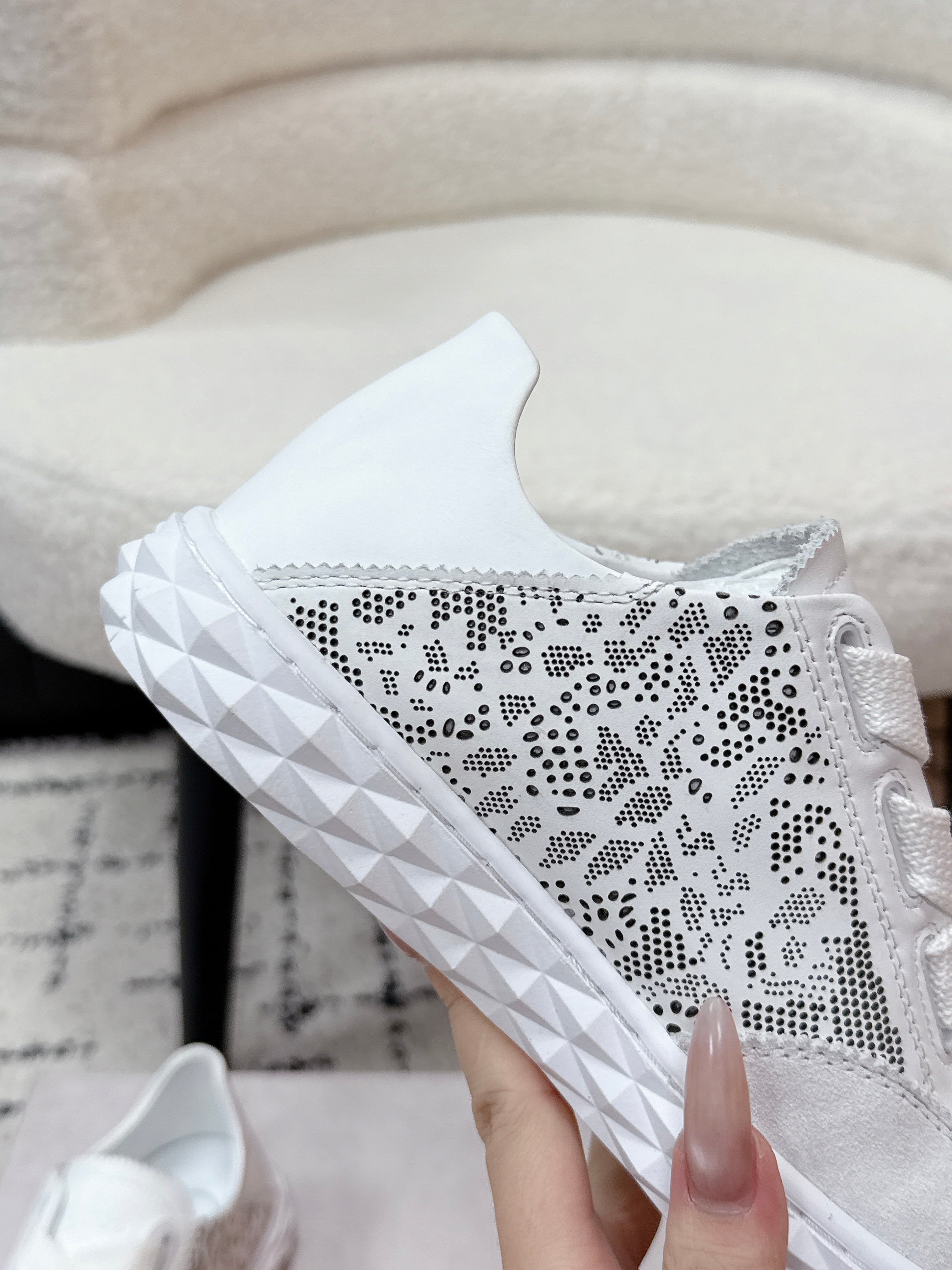 JIMMY CHOO 26S SNEAKERS IN WHITE SUEDE