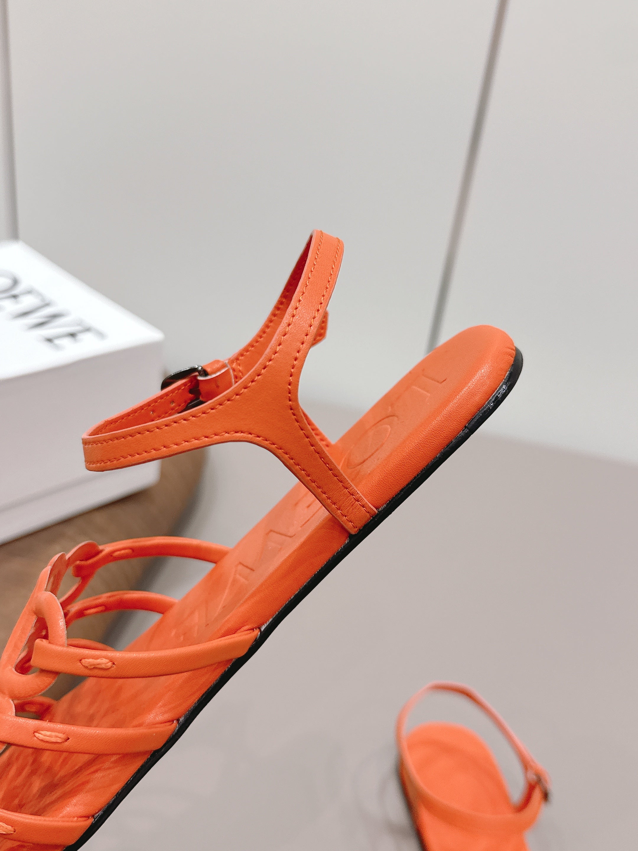 LOEWE 26S SQUARE TOE SANDALS IN ORANGE CALFSKIN LOGO