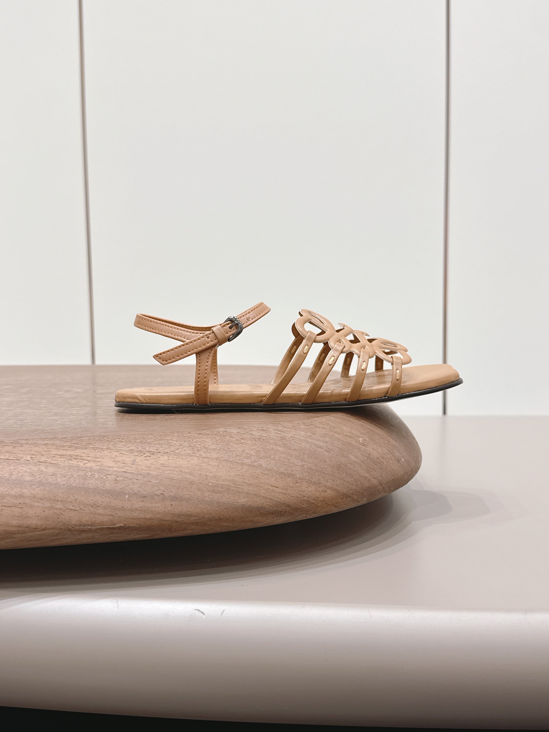 LOEWE 26S SQUARE TOE SANDALS IN LIGHT BROWN CALFSKIN LOGO