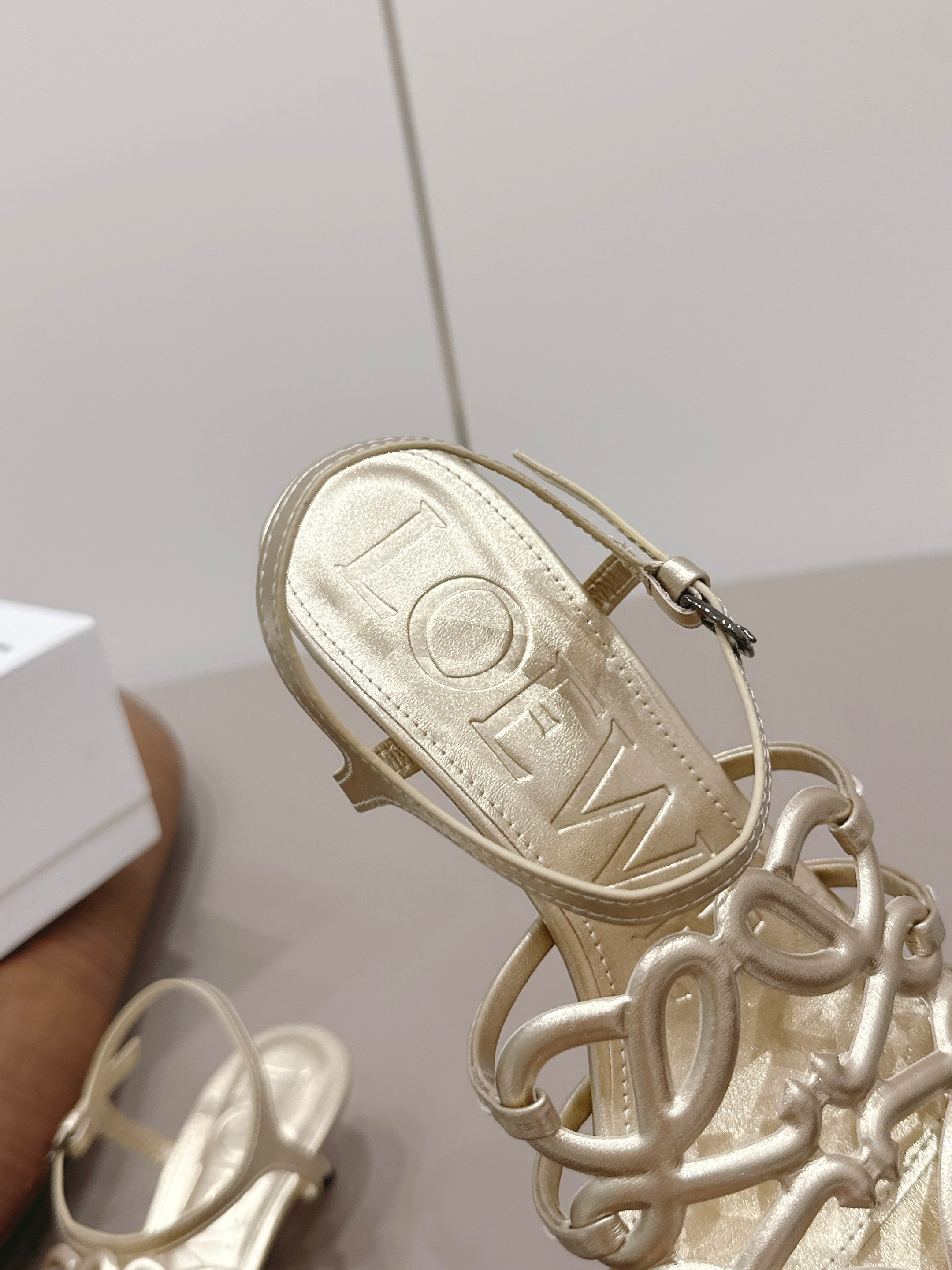 LOEWE 26S SQUARE TOE HEEL SANDALS 50MM IN GOLD CALFSKIN LOGO