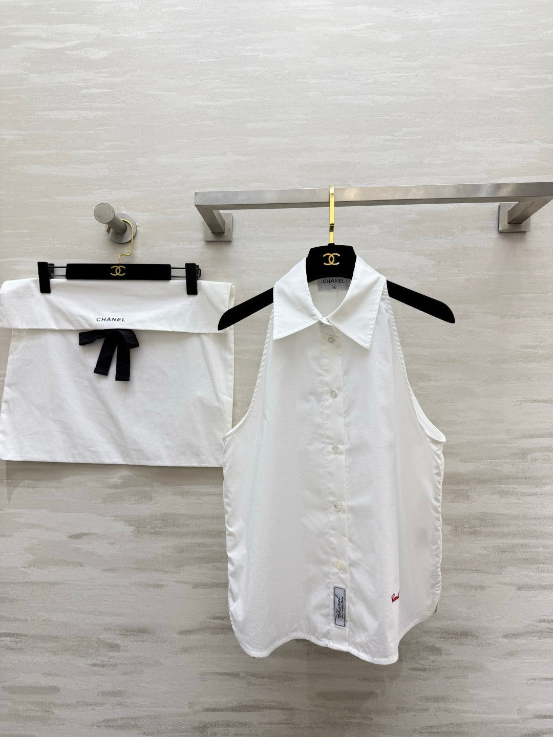 CHANEL 26S SLEEVELESS SHIRT COLLAR TOP STYLE 1197