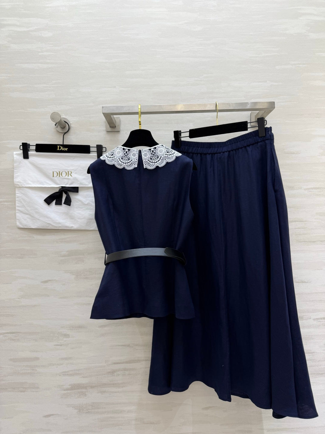 DIOR 26S TWO-PIECE SET WITH LACE-COLLAR TOP AND SKIRT 1386