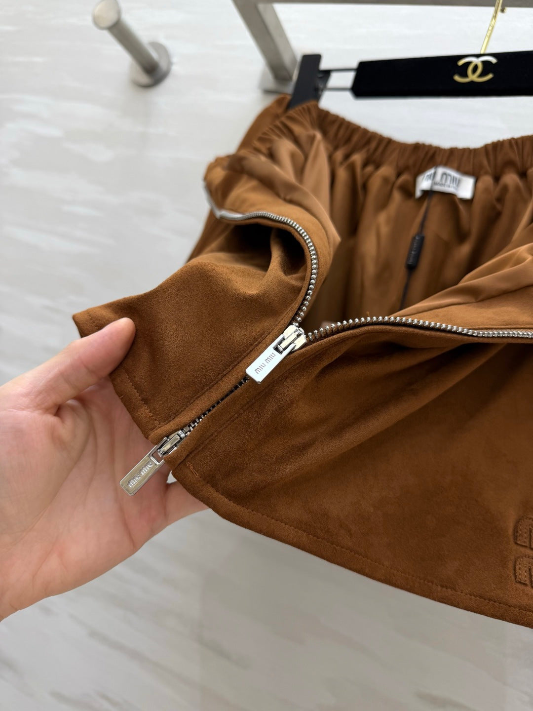 MIUMIU 26S ZIP-UP MINI SKIRT 1599